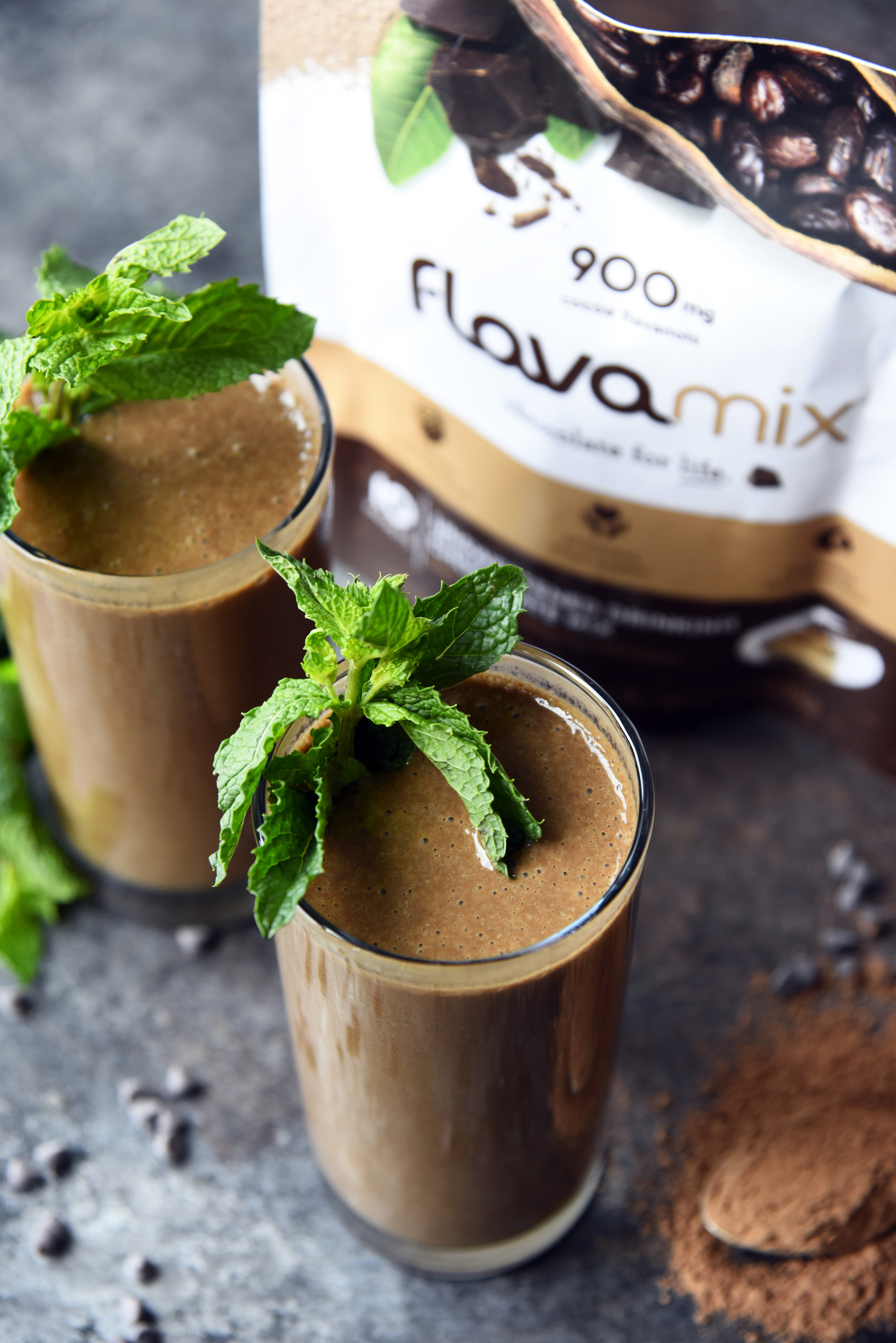 Dark Chocolate Mint Smoothie with FlavaMix Unsweetened Drinking Chocolate, 900mg Cocoa Flavanols